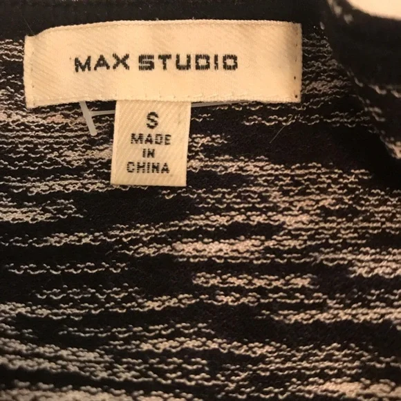Max Studio Black & White print side tie t- shirt - Picture 3 of 4